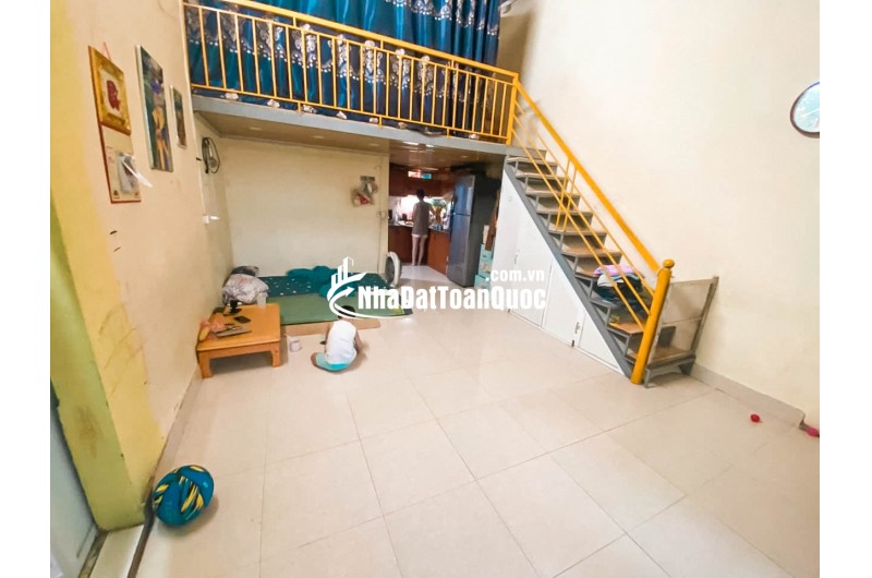 Bán nhà gấp Ngõ 156 Tam Trinh,Hoàng Mai - Diện tích 36m2 - Ôtô đỗ cửa cách 15m - Ngõ thông - Có sân để xe - 1,7 tỷ